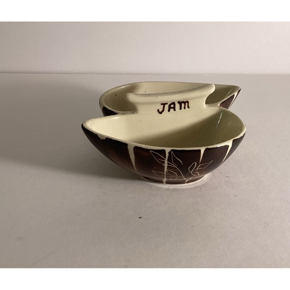 Puritan pottery jelly and jam dish, Intaglio pattern.